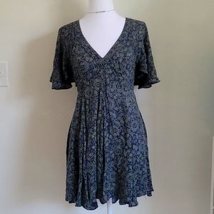 59. KIMCHI BLUE - Floral Open Back Flutter Bell Sleeves Mini Dress